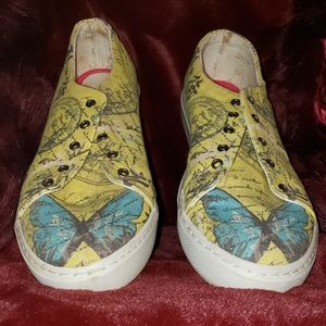 Goby Blue & Yellow Butterfly Print Sneaker size 42 or 10 US EUC